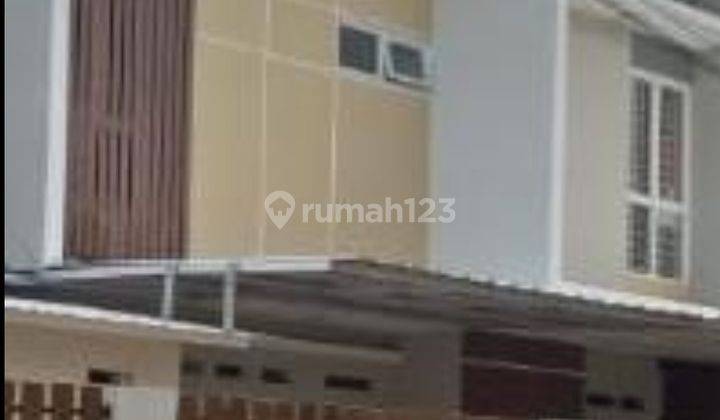 Dijual Rumah Luas 2 Lantai SHM Hook di Metland 1