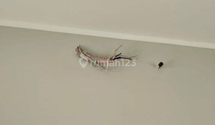 Disewakan Rumah Cantik 2 Lantai Cluster di Summarecon Crown Gading,  Bekasi (e0117off) 2