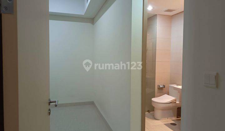 Disewakan Unit 3 BR Apartemen Sedayu Suites, Kelapa Gading, Jakarta Utara E0093off 2