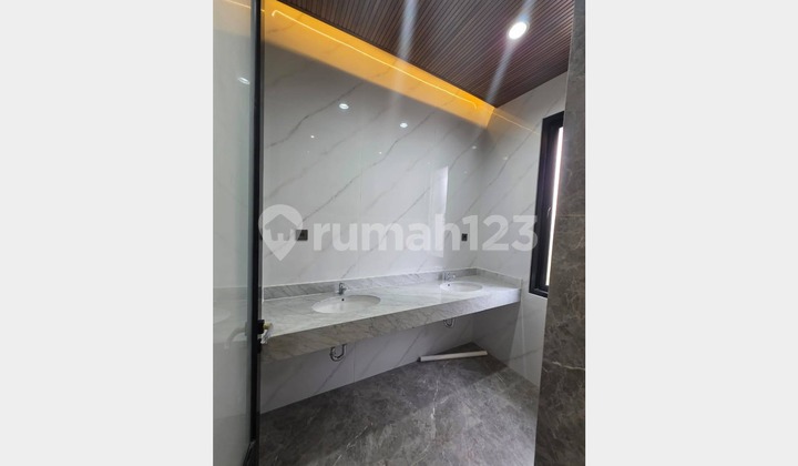 Rumah Baru, Specs High Grade Mewah, Graha Family di Surabaya 2