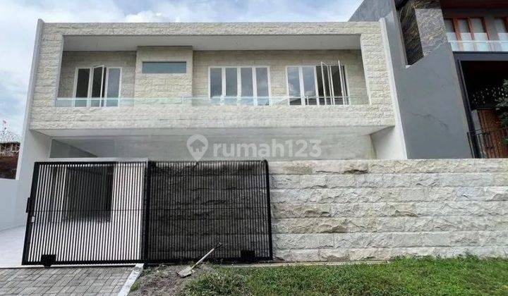 Rumah pakuwon indah selangkah ke pakuwon mol dekat rumah sakit sekolahan graha loop keamanan 24jam 1