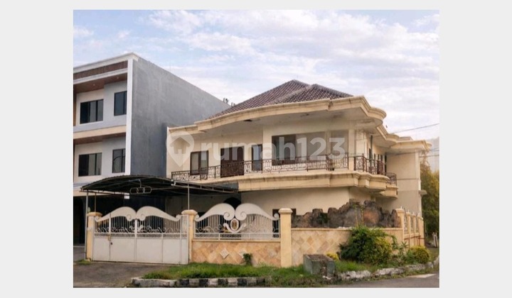 Rumah Murah, Bagus dan Strategis di Raya Darmo Permai, Sby