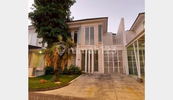 Minimalist & Well-Maintained Villa House in Bukit Regency, Pakuwon Indah, Surabaya 2