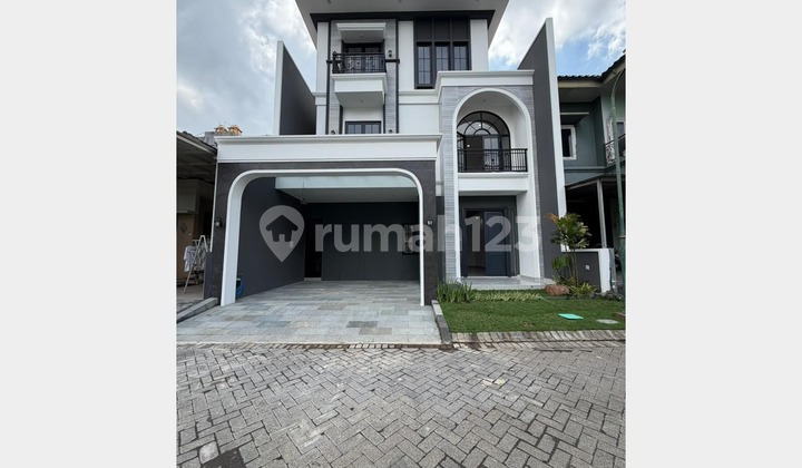 Rumah Mewah Siap Huni, Modern Elegan di Citraland, Surabaya