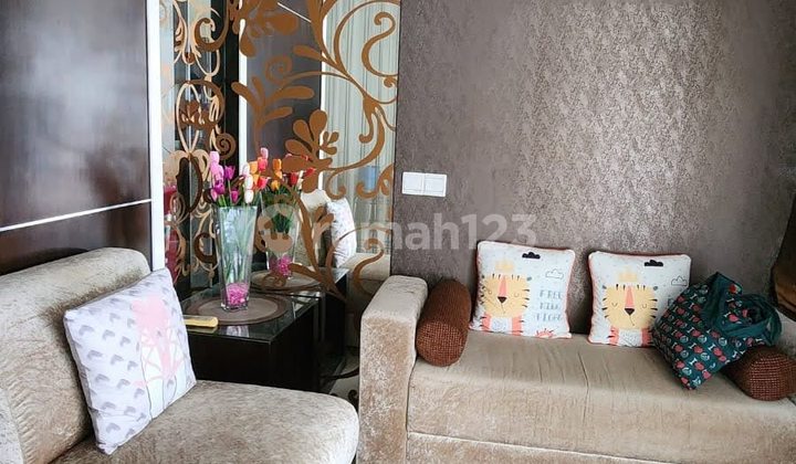 Rumah Minimalis, Full Furnished & Strategis di Pakuwon Indah, SBY Rumah Minimalis, Full Furnished & Strategis di Pakuwon Indah, SBY