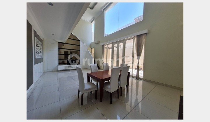 Beautiful Home, Luxurious Interior and Ready to Occupy in Pakuwon Indah, SBY 2