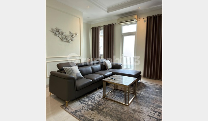 Rumah Mewah Full Interior & Private Pool di Pakuwon Indah, SBY