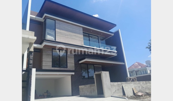 Rumah Baru Gress dan Super Mewah, Newton Hill, Surabaya