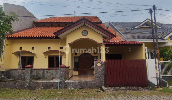 Rumah Elegan 2 Lantai Dekat Gor Gelora Deltasidoarjo.