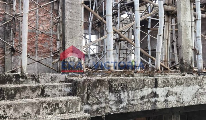 Jual Cepat Tanah + Bangunan Setengah Jadi + Bonus Kolam Renang Di Perumahan Elite Kota Kediri Memiliki Lingkungan Aman & Nyaman Harga Super Ekonomis! 