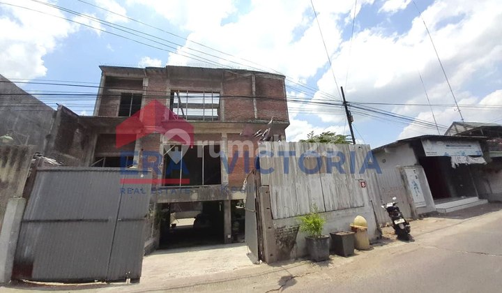 Dijual Rumah ½jadi, Lt 540 M², Dekat Pasar Pahing Kota Kediri, Strategis Dan Aman, Butuh Uang Dijual Murah