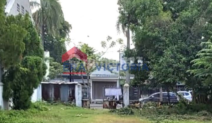 Dijual Gedung, Lahan Parkir Besar Di Tengah Kota Kediri, Ramai Dan Strategis, Akses Mudah Dekat Kemana²