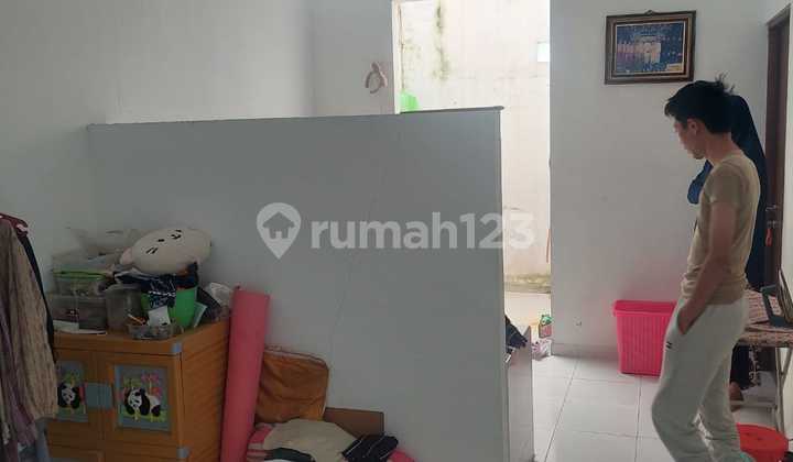 Ready-to-Occupy House, Spacious Residence, Strategic Location, Depok Sawangan, West Java 2