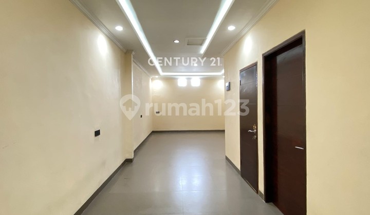 Rumah 3 Lantai Lingkungan Aman Full Furnish di Sunter Agung Barat 2