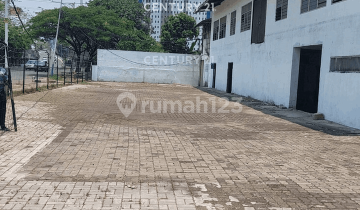 Gudang 2 Lantai Lokasi Strategis di Ring Road Jakarta Barat