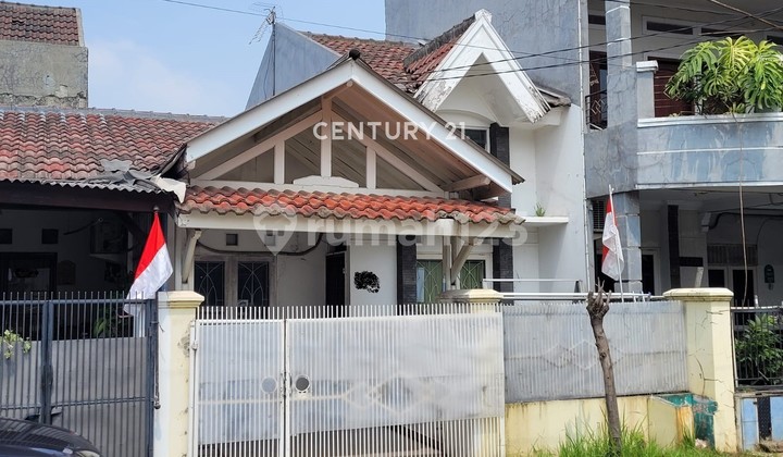 Rumah Nyaman Strategis di Sektor 6 Gading Serpong Tangerang Jual