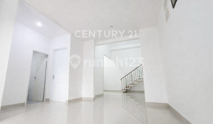 For Sale Quick! Strategic 2-Story House in Prima Aryana Cluster 2