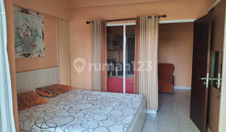 Cosmopolis Apartment Near Its