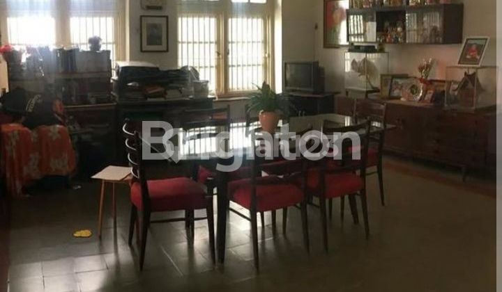 Rumah Vintage Surabaya 2
