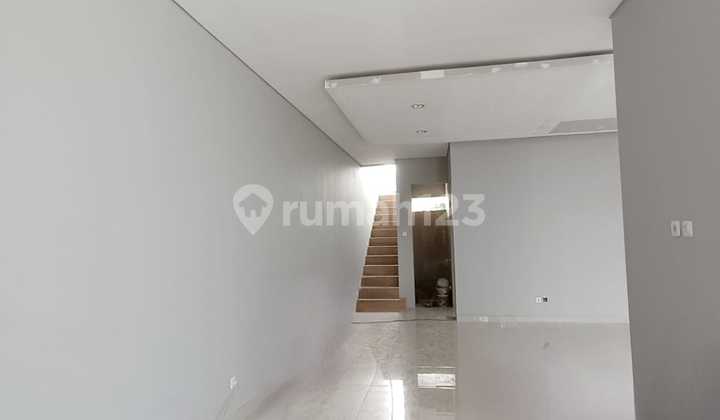 Sisa 1 Unit! Rumah Baru 3 Lantai Modern Tropis di Duren Sawit Jakarta Timur S453 2