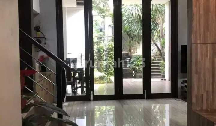  “Rumah 2 Lantai Semi Furnished + Taman, Utan Kayu Jakarta Timur” Z83 2