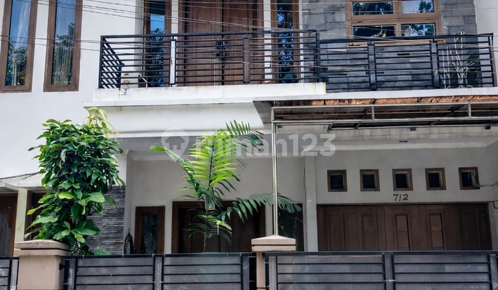 Rumah 2 Lt Menawan Depan Taman Rawamangun - Jalan 2 Mobil, SHM & IMB 387 Rumah 2 Lt Menawan Depan Taman Rawamangun - Jalan 2 Mobil, SHM & IMB 387