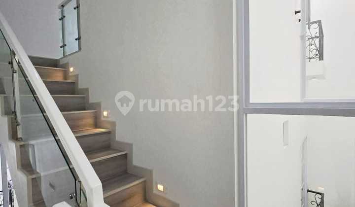 ✨ Rumah Baru 3 Lantai Desain Elegan Modern - Cahaya Maksimal, Ruang Luas!" di Pulomas Kayu Putih - Bebas Banjir! Z107 2