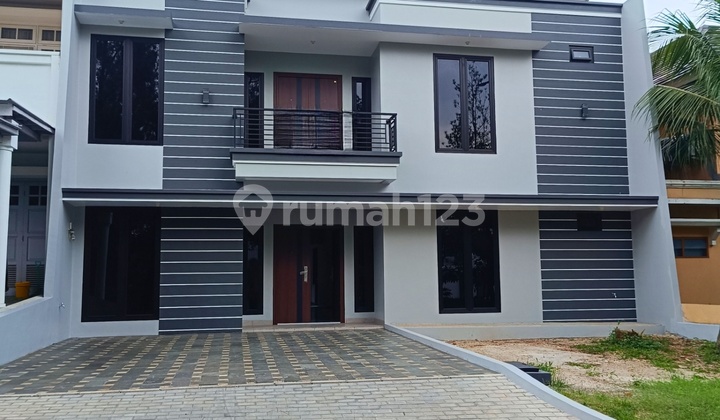 Rumah Modern 400 m² Luas Tanah 300 m² - Dalam Cluster Premium Kota Wisata 370B