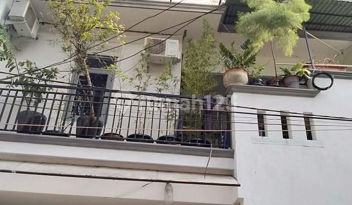 Main House + 3-Story Boarding House - Premium Location Cempaka Putih Fully Occupied - Stable Income ± Rp 30 Million/Month Z115 2