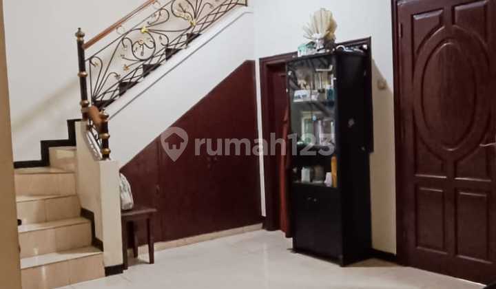 Cipinang Timur 2 Floors SHM – Strategic Location 1.8M Negotiable AC24 Cipinang Timur 2 Floors SHM – Strategic Location 1.8M Negotiable AC24