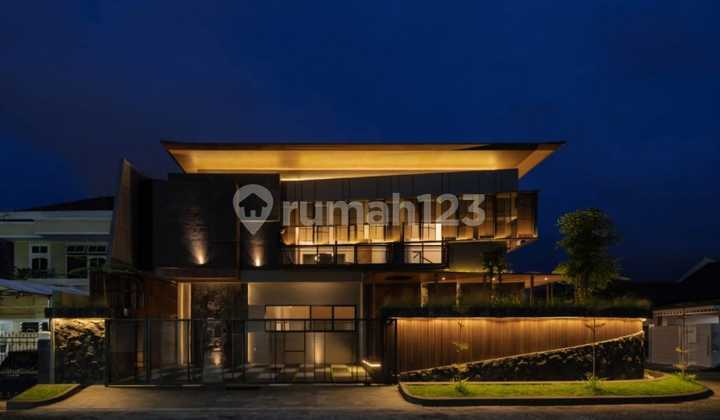 Rumah Mewah Siap Hunilokasi Manyar Kertoardi(Dekat Rata Kertajaya Indah, Raya Merr,Kampus It's, Kampus C Unair, Galaxy Mall)