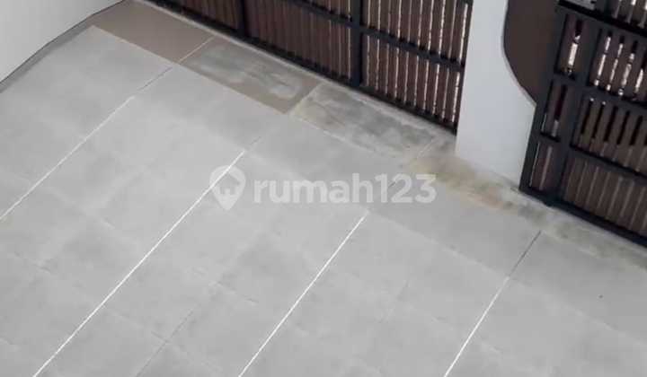 Dijual Rumah Baru Mewah Modern (Full Furniture & Furnished)**Lokasi Tambak Medokan Ayu Rungkut Surabaya* 2