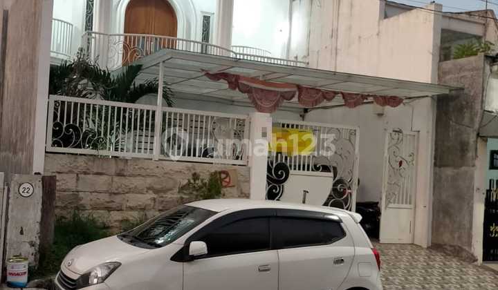 For Quick Sale: 2-Story Minimalist House Ready to Occupy *Strategic Location in Petemon, Surabaya 2