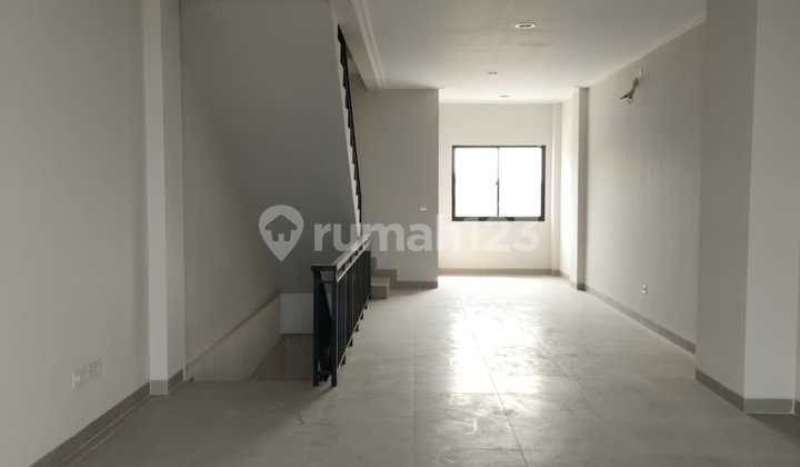 Ruko Baru! Hadap Boulevard! Ruko Mega Kuningan, Pik 2