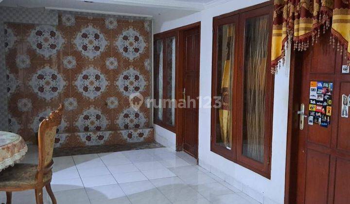 Di jual Rumah bagus 2 Lantai SHM di Slipi siap huni 2