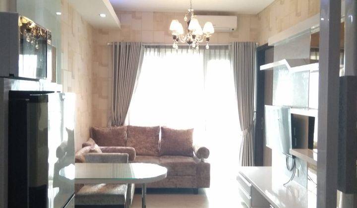ruang tamu sewa apartemen 2br dekat rs