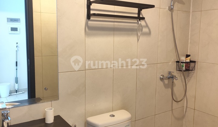 kamar mandi sewa apartemen the aspen peak