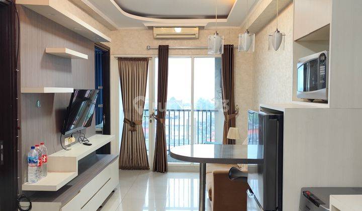 ruang tamu sewa apartemen 2br lokasi strategis