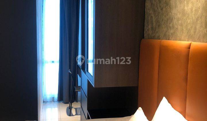 kamar tidur sewa apartemen 2br free shuttle
