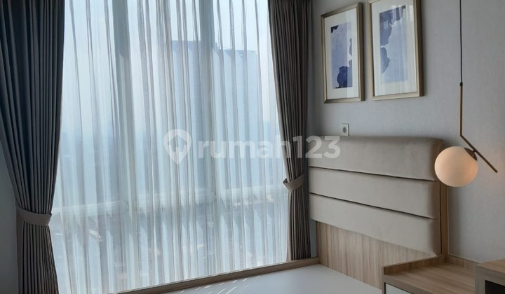 kamar tidur sewa apartemen 3+1br brand new