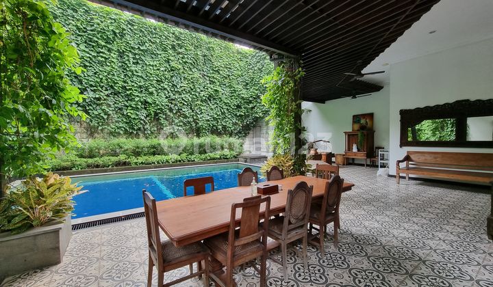 Luxury Vittage Hause At Menteng Jakarta Pusat Rumah Bagus SHM di Menteng Luxury Vittage Hause At Menteng Jakarta Pusat Rumah Bagus SHM di Menteng