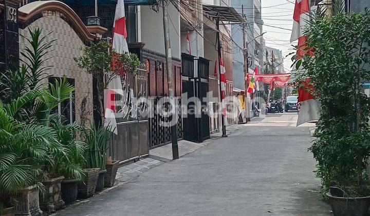 Rumah 2 Lantai Pademagan Jakarta Utara 2