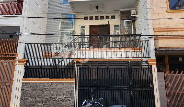 Rumah 4 Lantai Pademangan Jakarta Utara 1