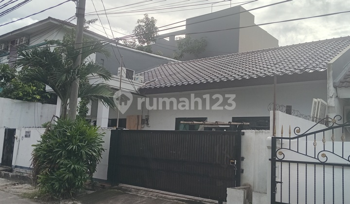 Rumah Strategis Sunter, 5 Kt & 4 Km, Lt 196M² Rumah Strategis Sunter, 5 Kt & 4 Km, Lt 196M²