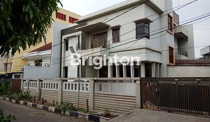 2 1/2 Story Corner House in Kelapa Gading, 100 M from MKG 1