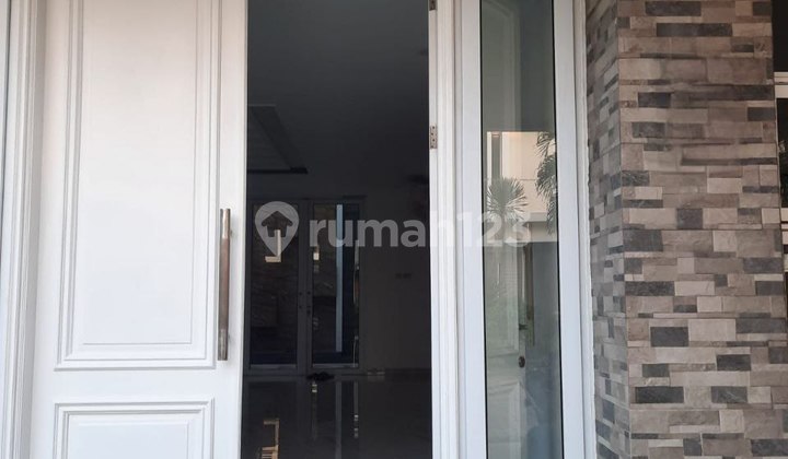 For Sale Fast 2-Story House with SHM at Golf Lake Residence, Cengkareng, West Jakarta 2