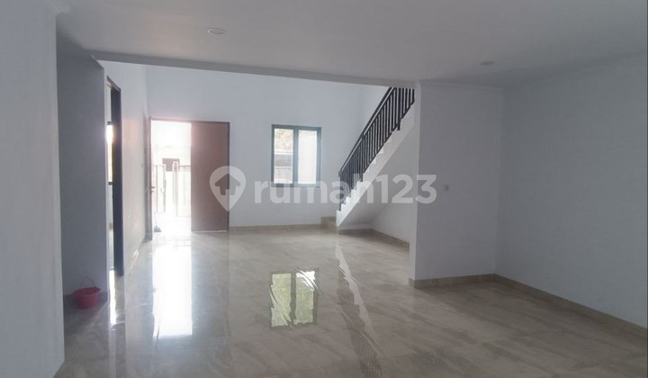 Nice House 1 1/2 Floors SHM Kalideres West Jakarta