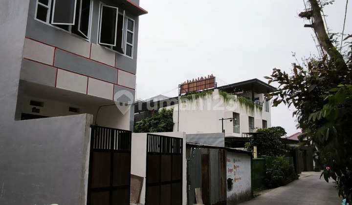 New 3-Story House with SHM in Kampung Bali, Kalideres, West Jakarta 2
