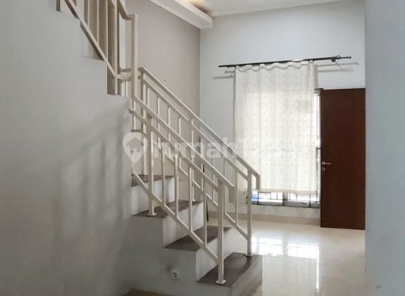 Nice 2-Story House SHM Duta Indah Residence Priuk Tangerang