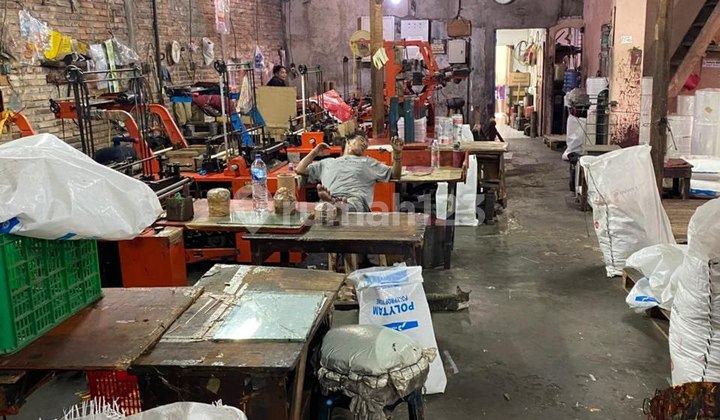 Warehouse for Sale, Cheap, Suitable for Rentals/Boarding House/Business Place in East Cengkareng, West Jakarta